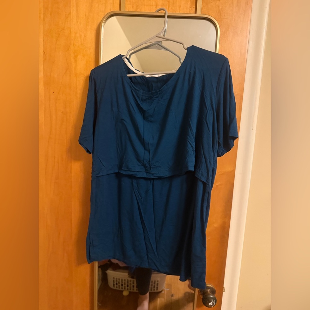 Nursing shirts by Smallshow size XL